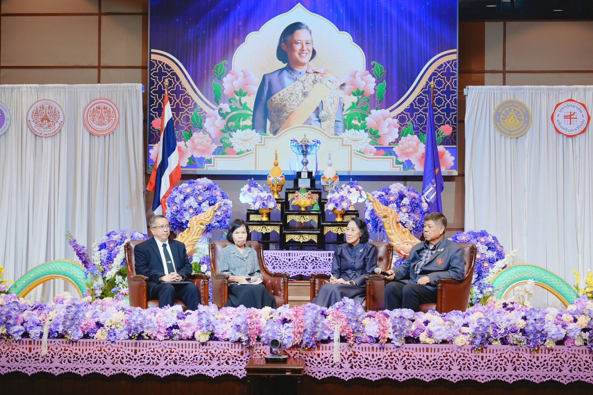ภาพบรรยากาศ โครงการการประกวดความเป็นเลิศในการจัดการเรียนรู้ระดับอุดมศึกษา ครั้งที่ 15 ปีการศึกษา 2568 รูปที่ 11